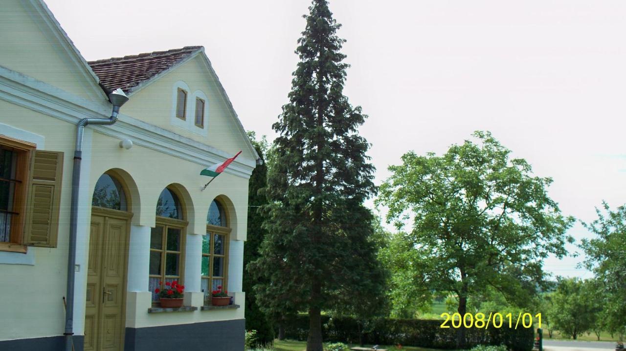 Appartamento Molnárporta Szentgyorgyvolgy Esterno foto