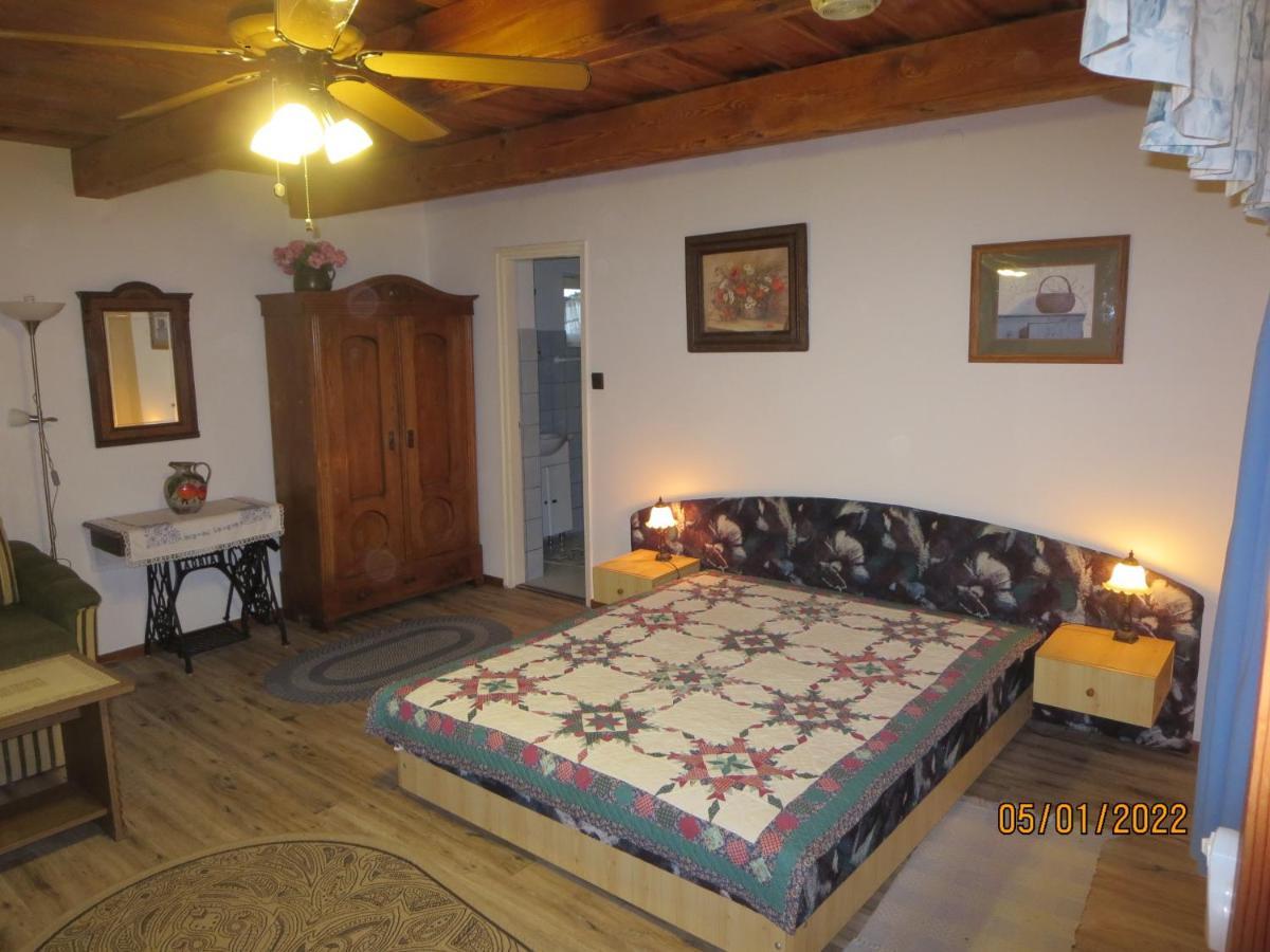 Appartamento Molnárporta Szentgyorgyvolgy Esterno foto