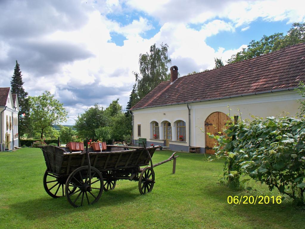 Appartamento Molnárporta Szentgyorgyvolgy Esterno foto