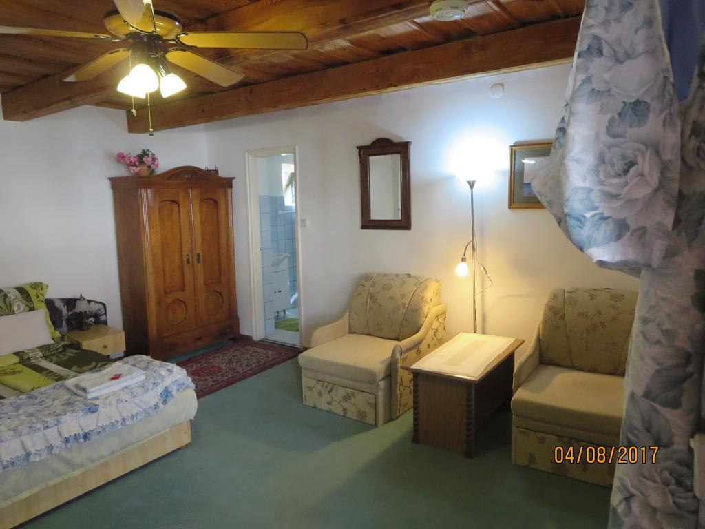 Appartamento Molnárporta Szentgyorgyvolgy Esterno foto