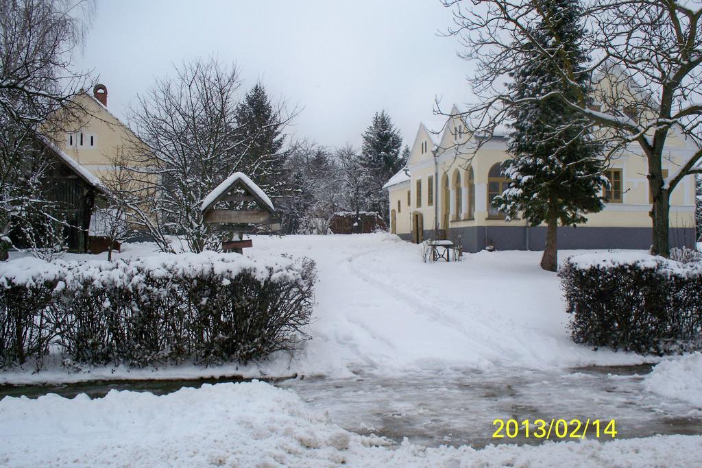 Appartamento Molnárporta Szentgyorgyvolgy Esterno foto